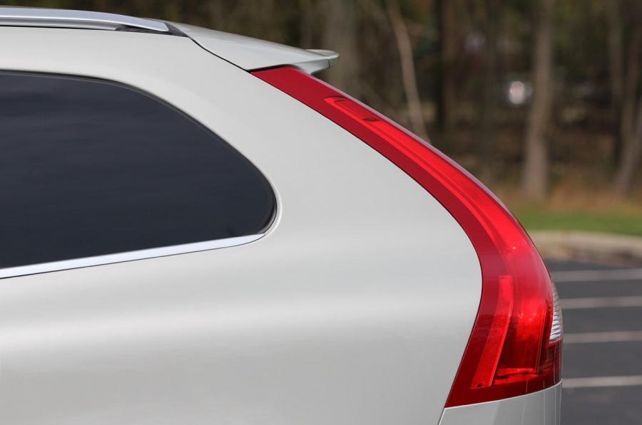  Volvo XC60 R-Design 2012 года  (фото 44 из 90)